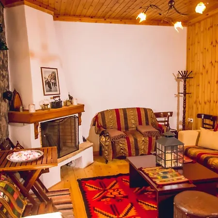 Traditional Xenofon Tatil Evi