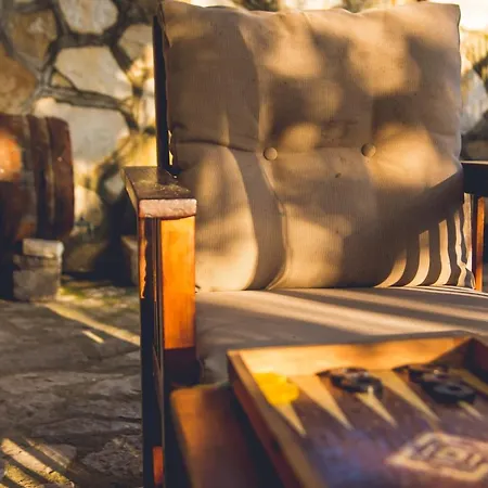 Traditional Xenofon Tatil Evi